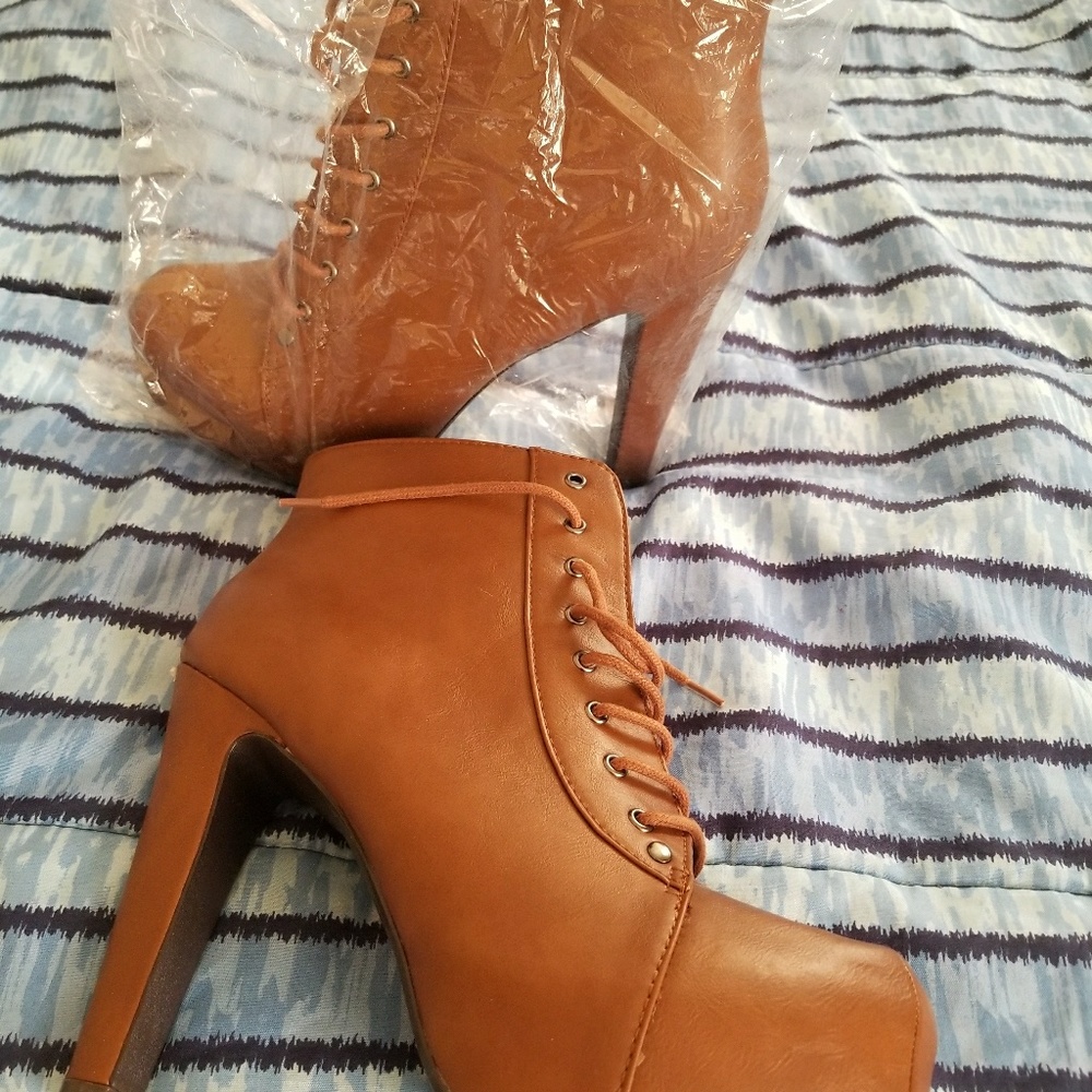Camel Booties